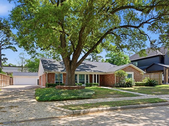5th image of 218 Faust Ln
