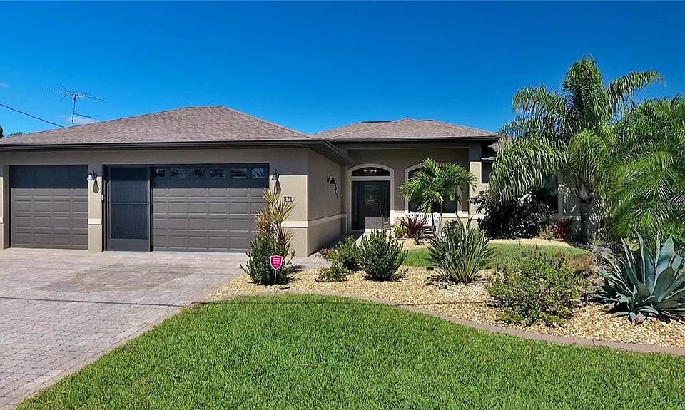 1st image of 571 Rotonda Cir