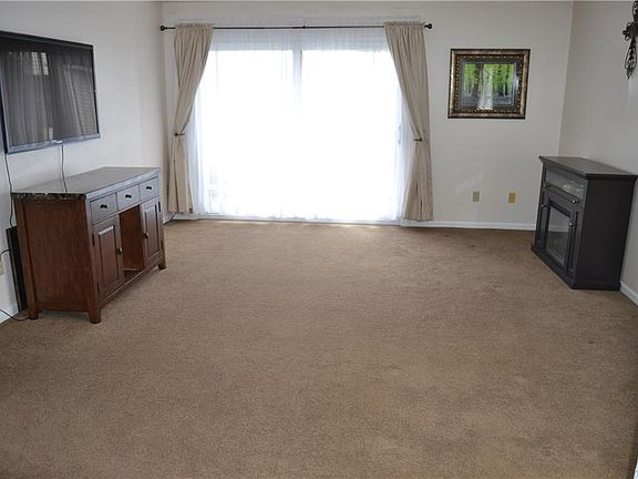 5th image of 39A Foxberry Dr