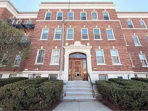 8 Ransom Rd #3