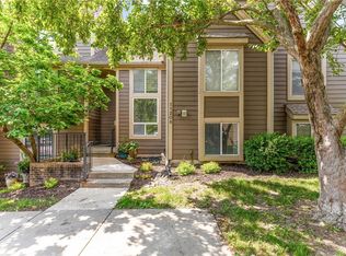 11208 Nieman Rd APT 102, Overland Park, KS 66210