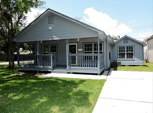 122 S 5th St, La Porte, TX 77571