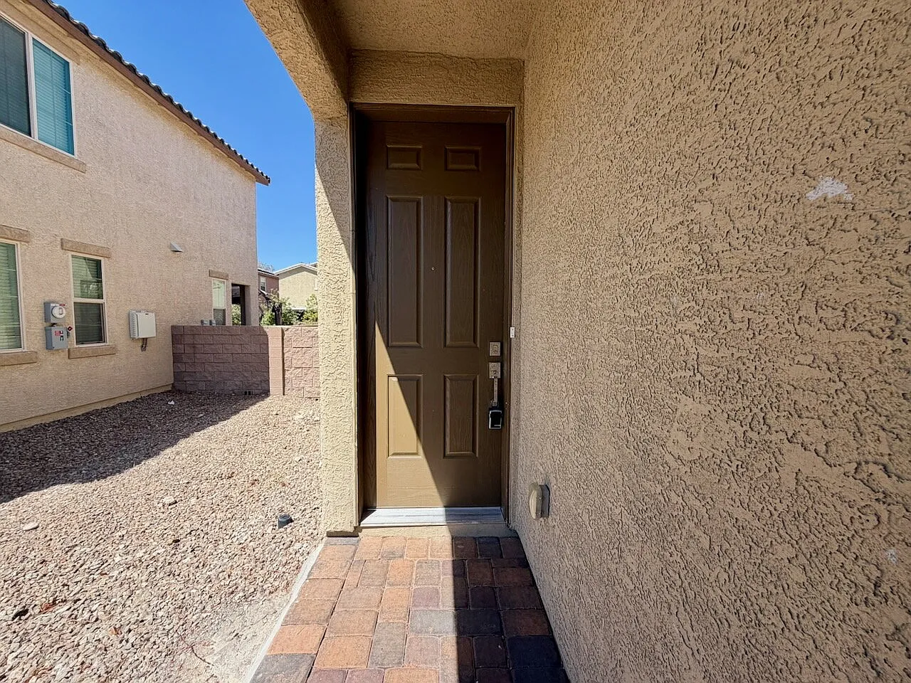 3 bed, 2.5 bath, 1778 sqft, $2,075 — Photo 2