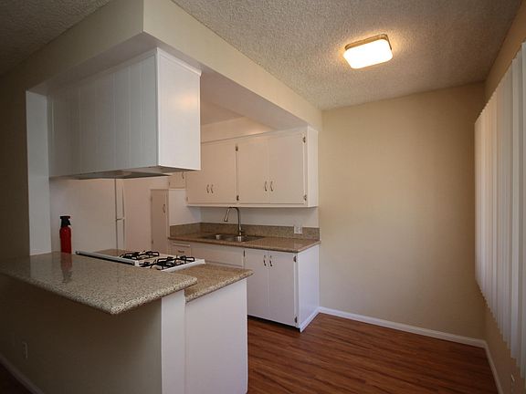 5th image of 2505 W Grand Ave APT D