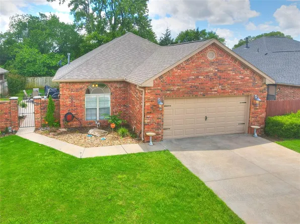 1262 Augusta Ct, Shawnee, OK 74801