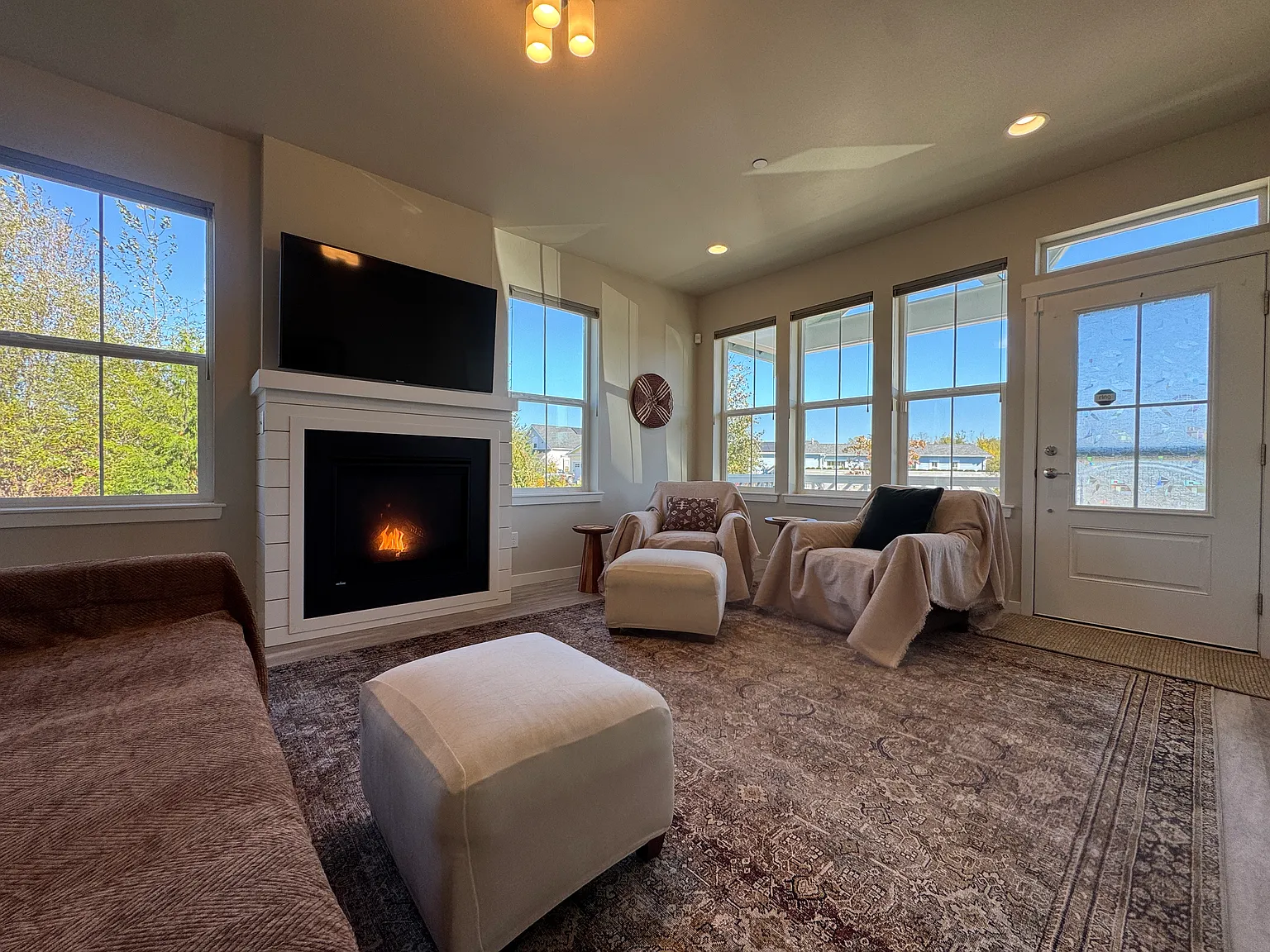 4745 Spring Brook St — Photo 1