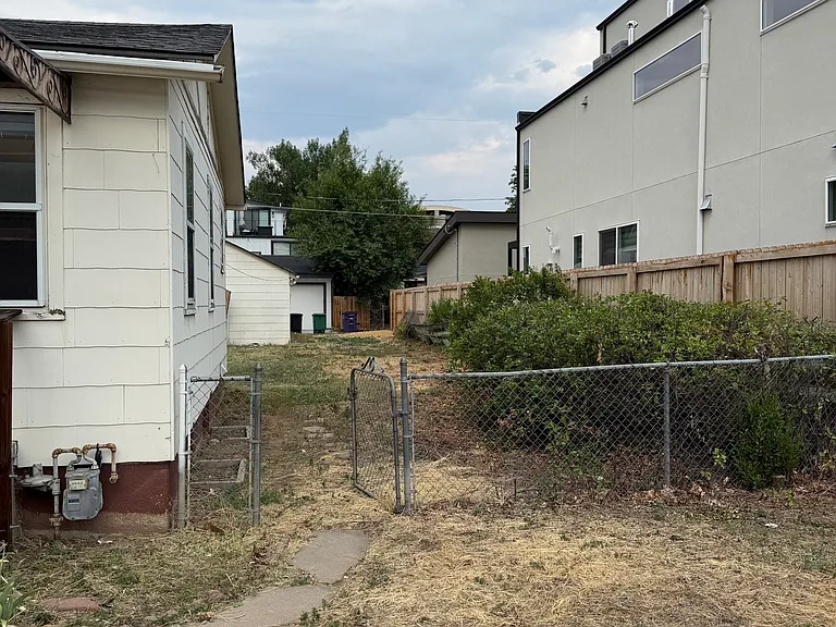 2650 S Cherokee St — Photo 7