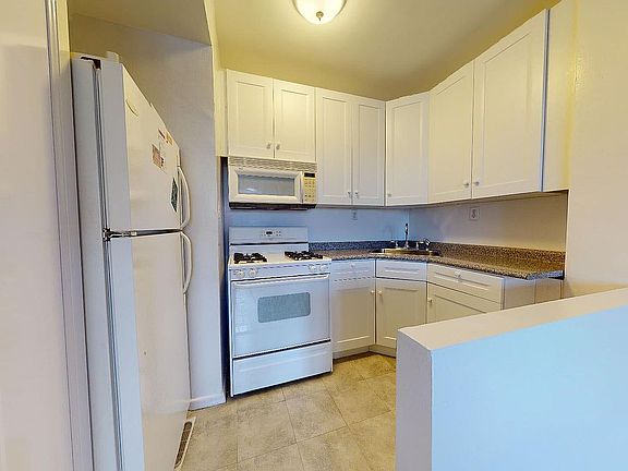 2nd image of 417 Grand St Unit F1702