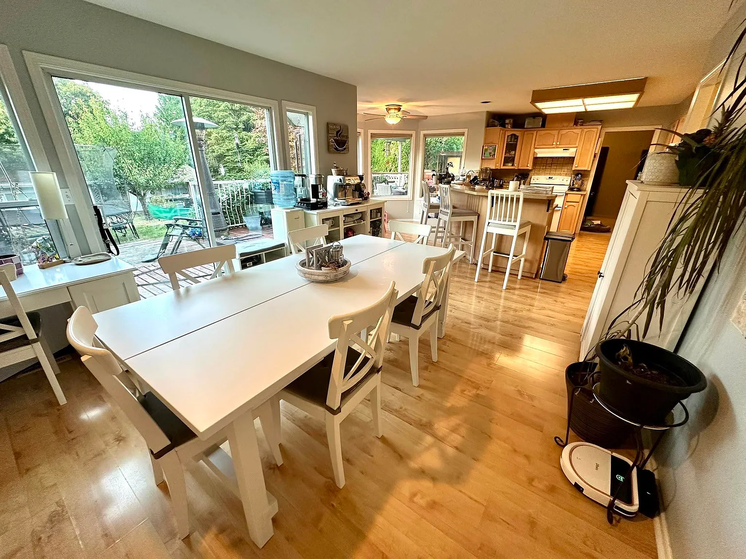 3 bed, 2050 sqft, $3,600 — Photo 3