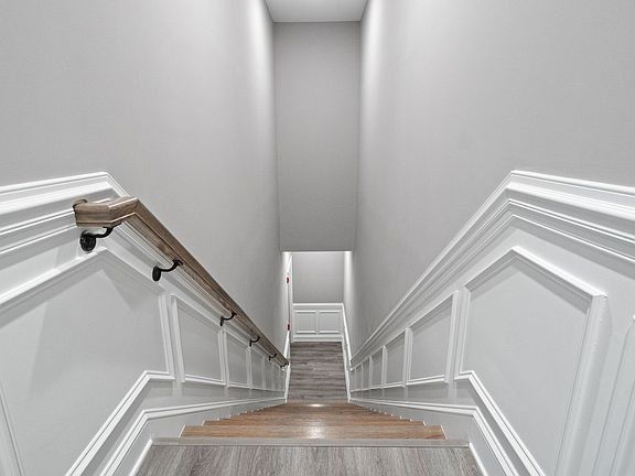 4th image of 138 Center Pointe Dr Unit 4