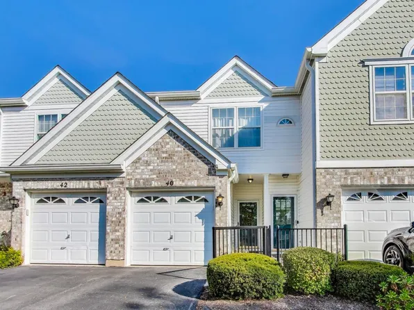 40 Arboretum Dr Unit 256, Lombard, IL 60148