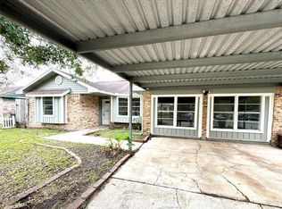 1302 Cypress St, Alvin, TX 77511