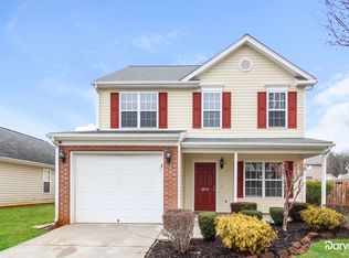 2810 Green Crest Ct, Greensboro, NC 27406