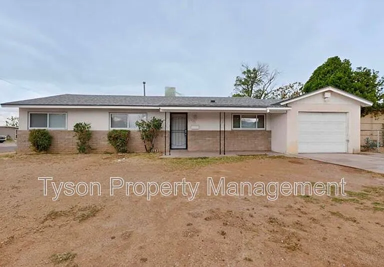 3503 Montclaire Dr NE — Photo 1