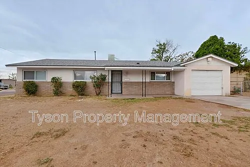 3503 Montclaire Dr NE Photo 1