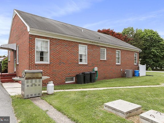 5th image of 17602 Cedar Lawn Dr