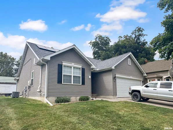 118 E North St, Mount Sterling, IL 62353