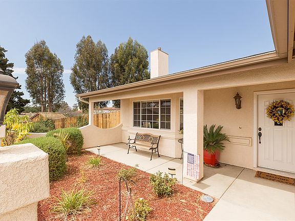 2nd image of 905 Briar Rose Ln
