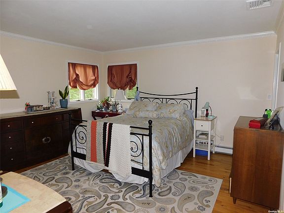 5th image of 35 Hillside Ave