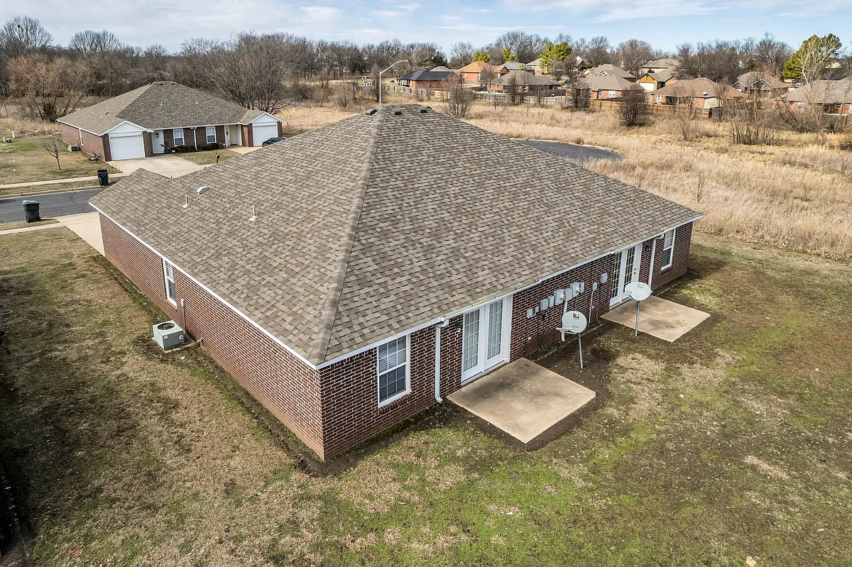 Building Photo - 2805 Trailwood Dr #B