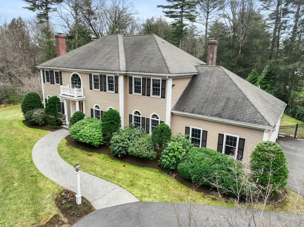 17 Saunders Rd, Sudbury, MA 01776