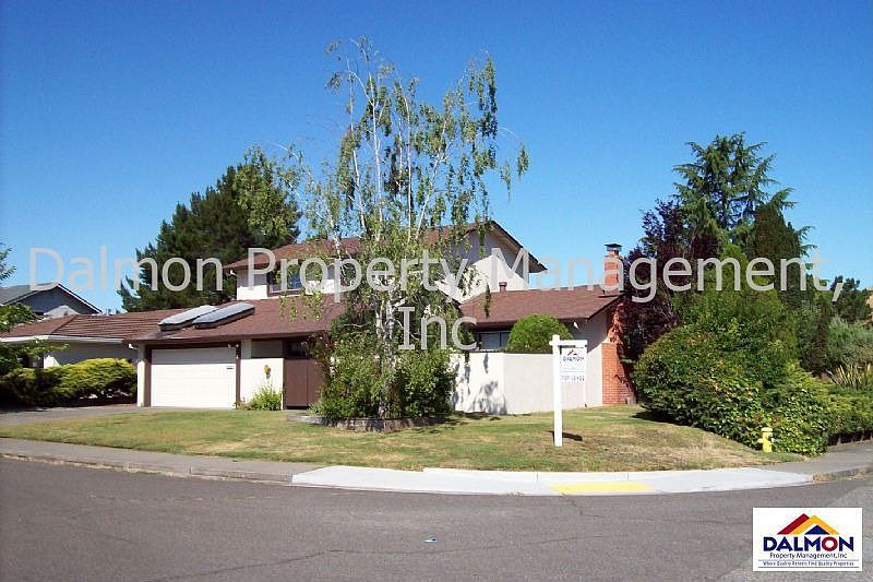 Welcome to 2 Carmen Ct.
