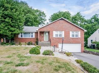 27 Crest St, Wethersfield, CT 06109