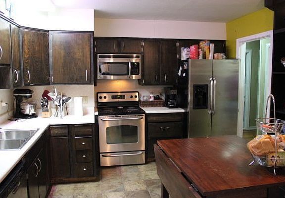 5th image of 352 Wyandotte St