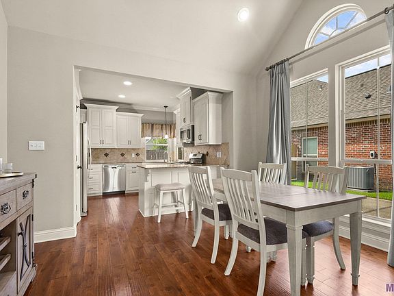 4th image of 162 Lake Maclaine Ave
