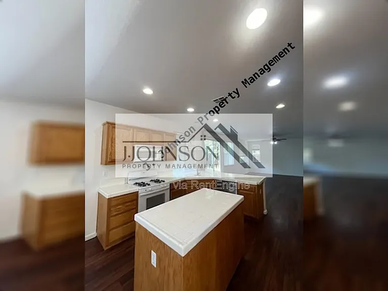 4212 Mulberry Ct — Photo 6