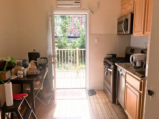 Rented by Ulas Real Estates Inc | media 34