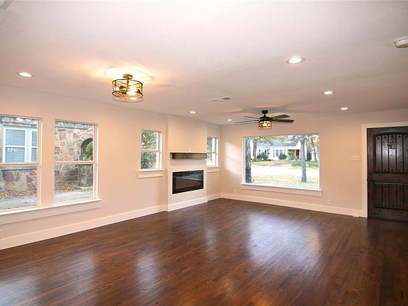 3rd image of 2520 Goldenrod Ave