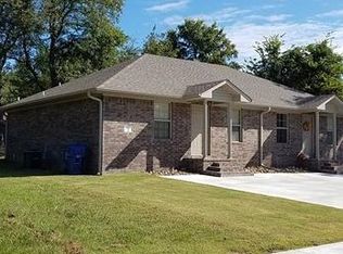 62 W Center St #B, Dover, AR 72837