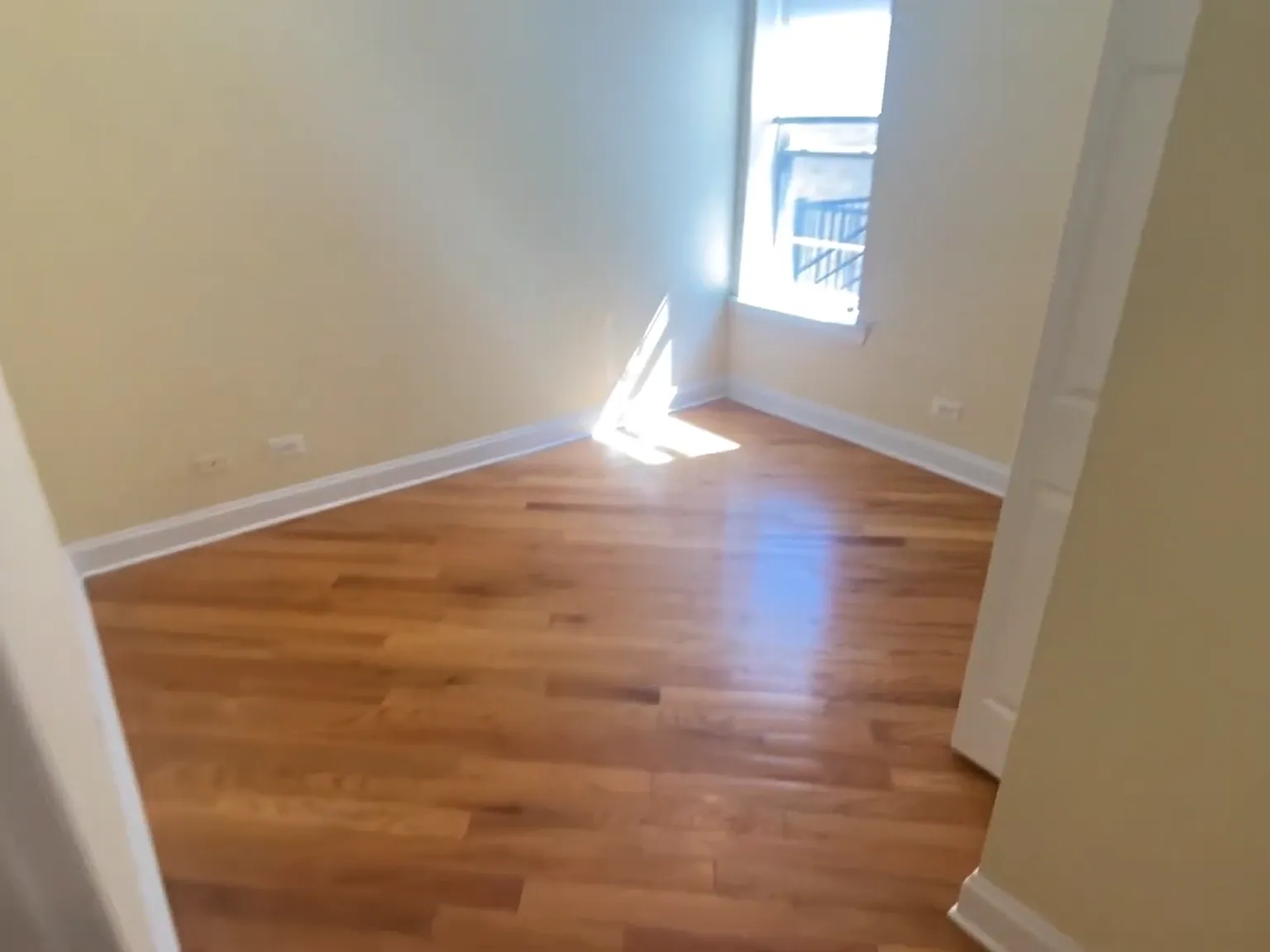 2 bed, 2.0 bath, 850 sqft, $1,975 — Photo 3