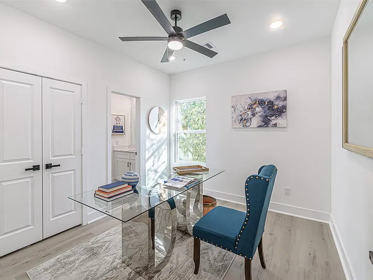 7806 Comal St #B — Photo 18