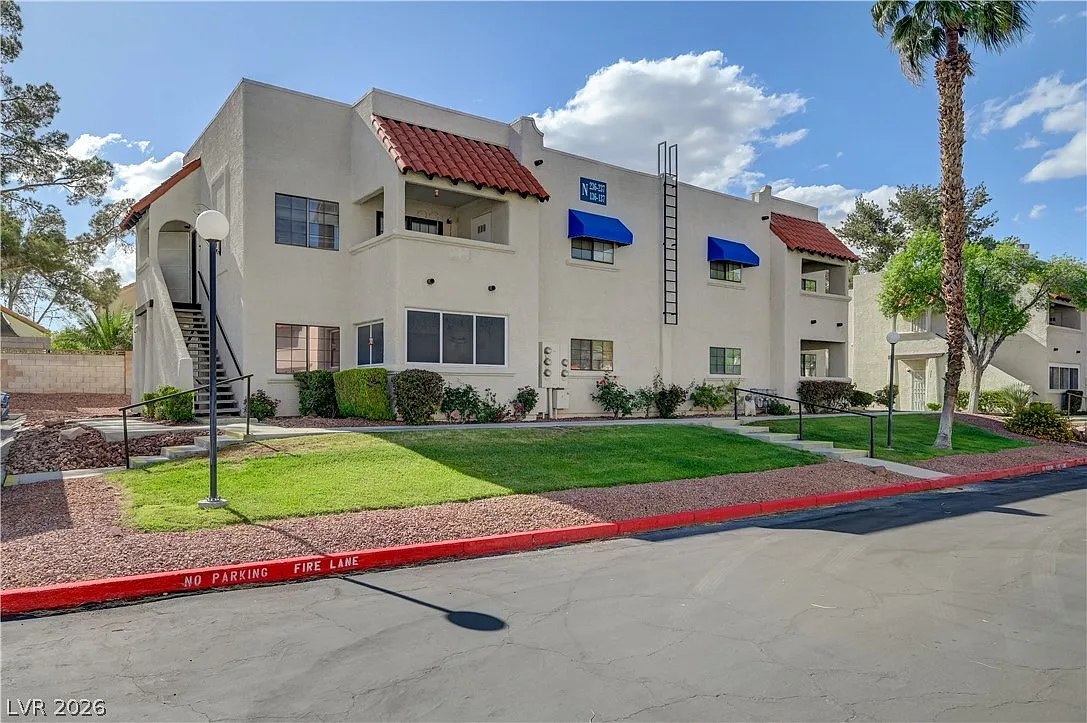 2 bed, 2.0 bath, 1928 sqft, $1,650 — Photo 2