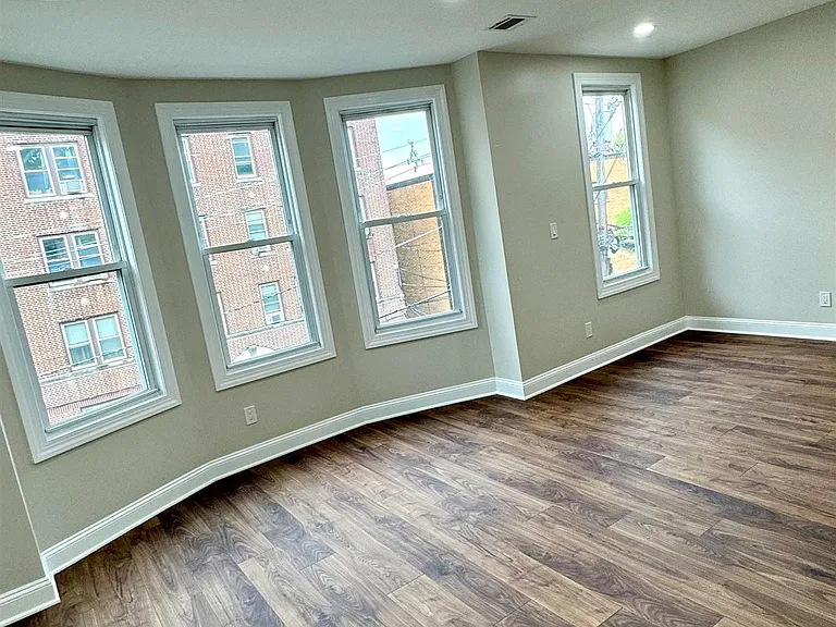118 Parkview Ave #2 — Photo 20