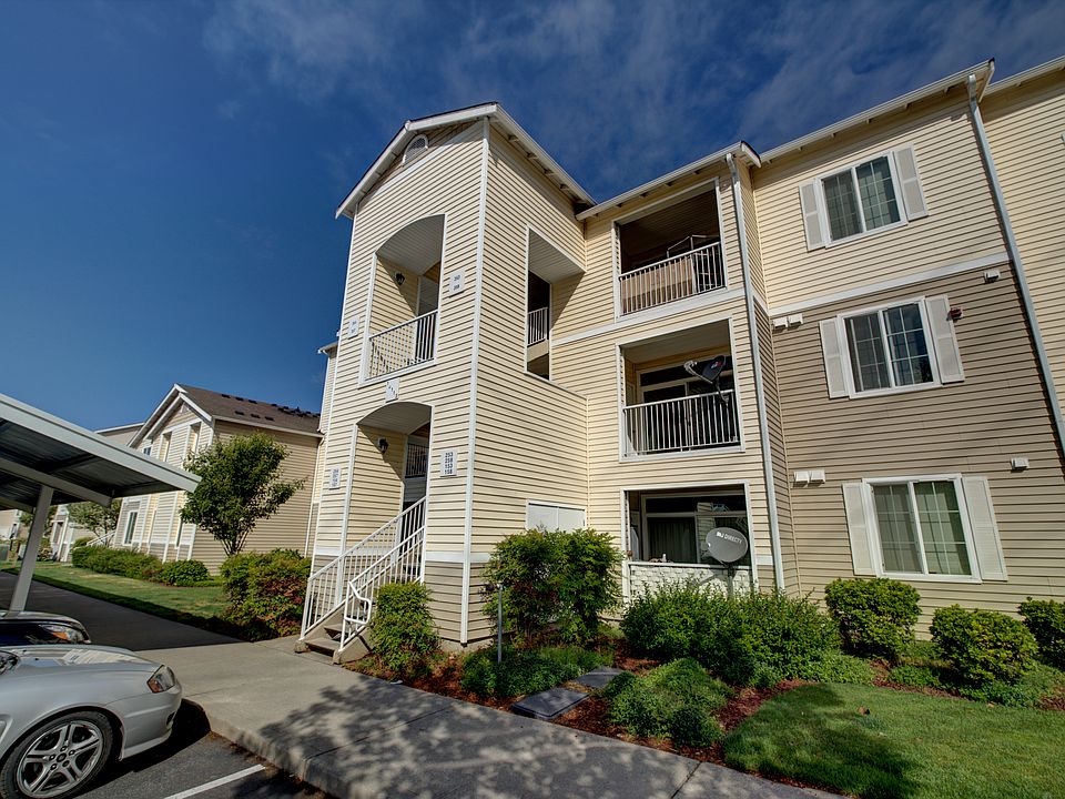 1st image of 10113 186th St #258