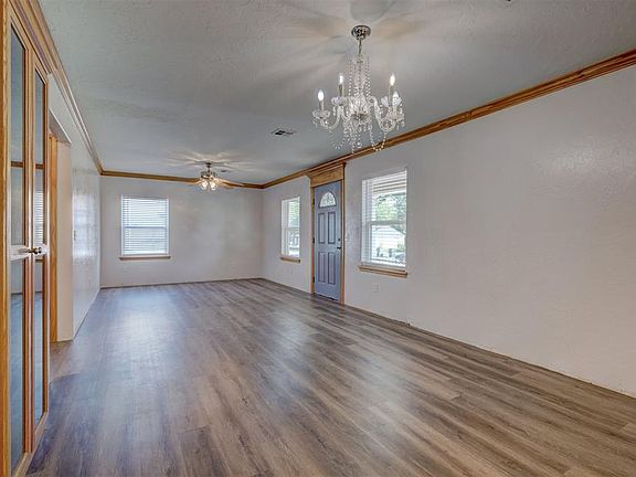5th image of 4628 SE 25th St