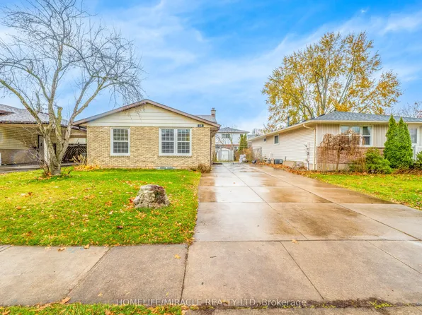 15 Keefer Rd, Thorold, ON L2V 4M6