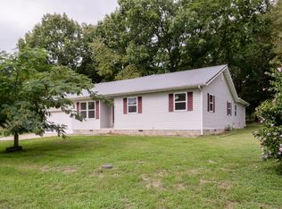 1120 Forest Circle Dr, Cassville, MO 65625