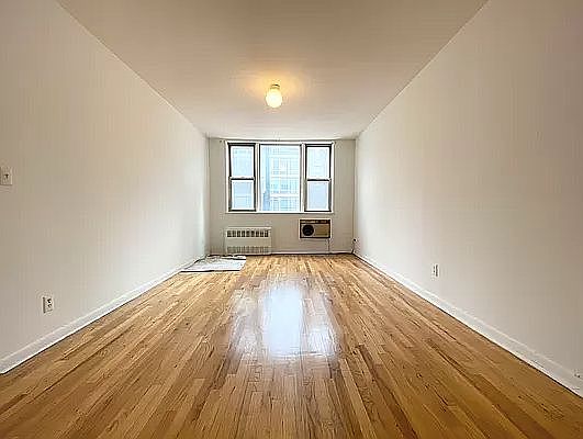 1st image of 1645 2nd Ave #3