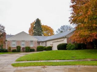 1214 Eaton Dr, South Bend, IN