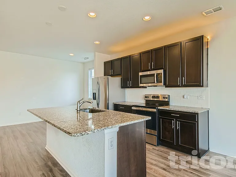10545 Boston St — Photo 2