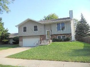 653 Springfield Ct, Roselle, IL 60172