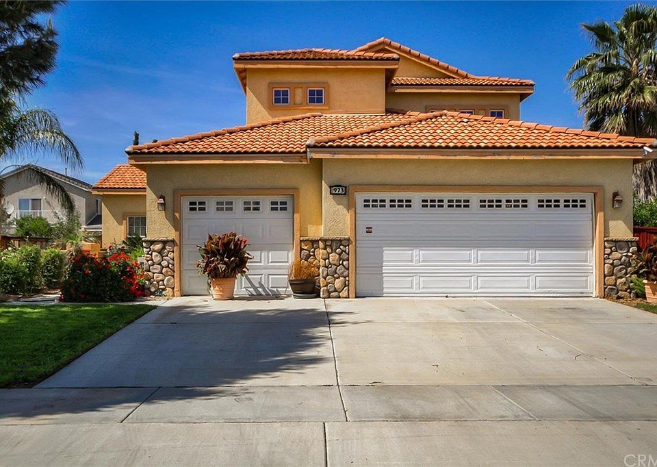 1st image of 973 Malaga Dr