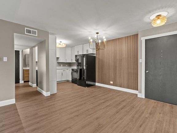 5th image of 5840 W 104th St APT 212