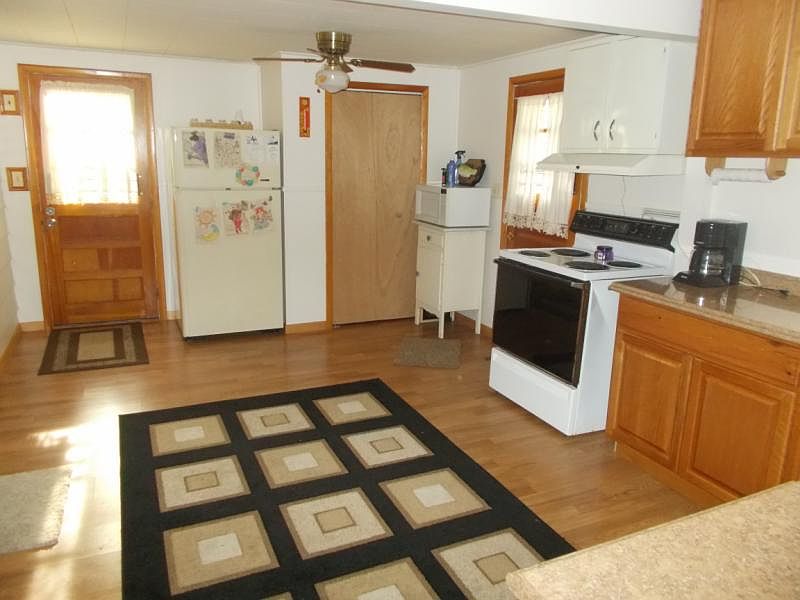 2nd image of 2421 Lucinda Dr