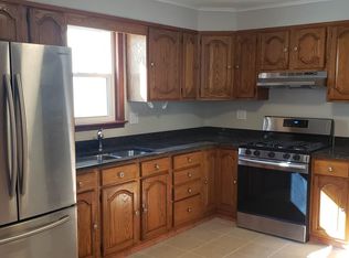 450 8th Ave #1, Troy, NY 12182