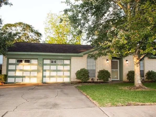 15611 La Casa Ln, Houston, TX 77062